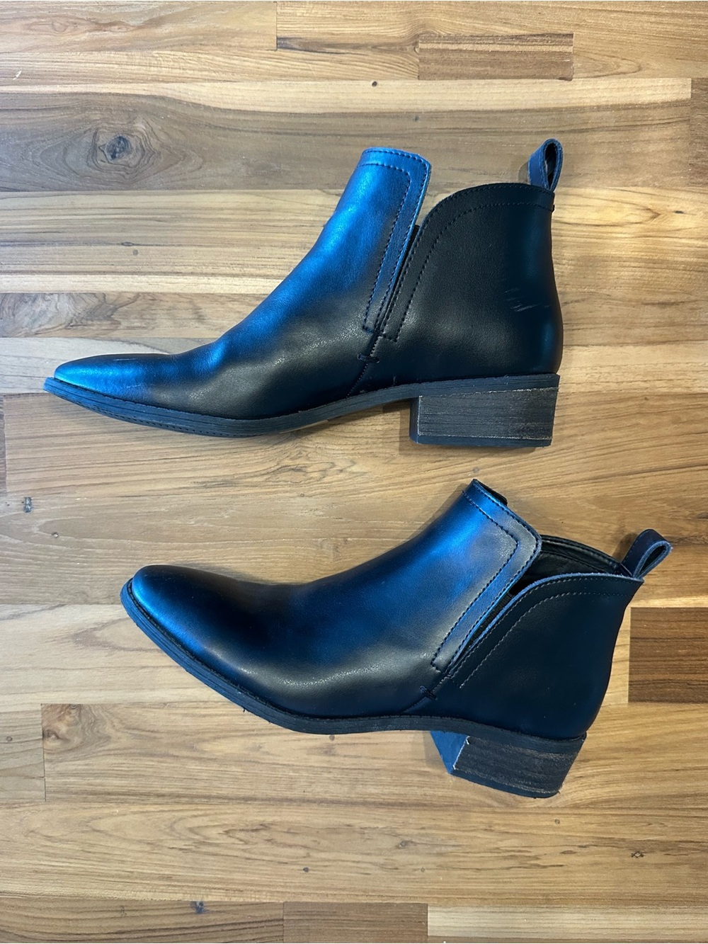 Dolce Vita Tivon Black Leather Cutout Ankle Boots — Women’s 9.5